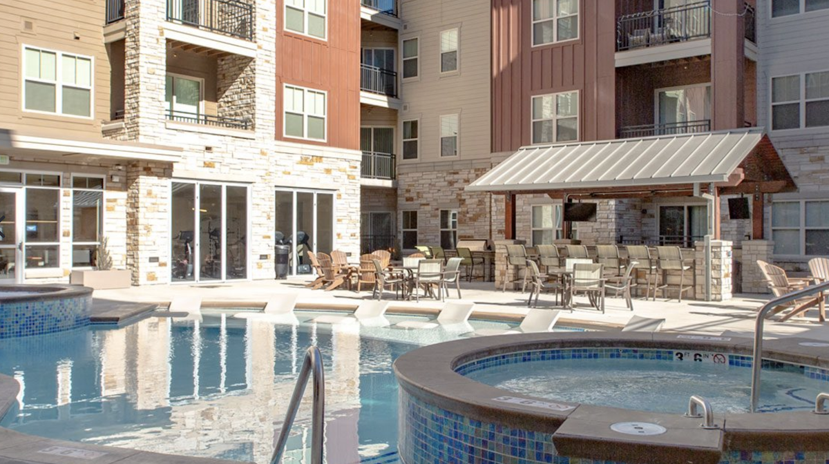 resident reviews of stadium apartments
